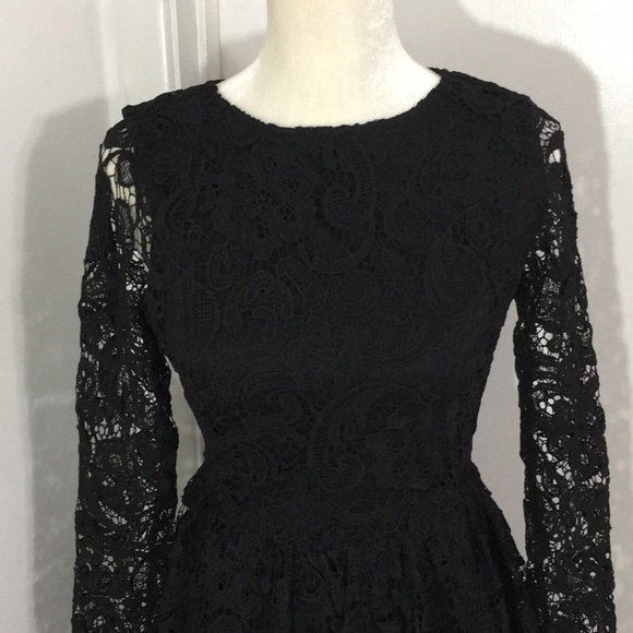 Sabine Rosalie Lace Dress - Picture 4 of 7